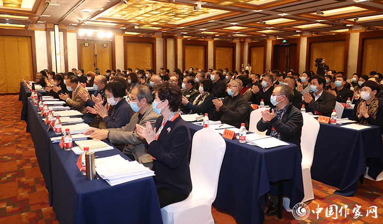 12月12日，中國作家協(xié)會第九屆全國委員會第六次全體會議在京舉行