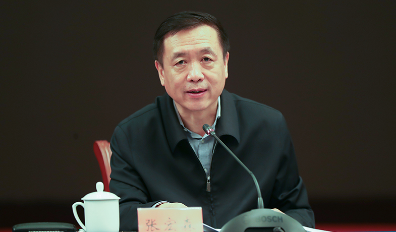 中國作協(xié)黨組書記、副主席張宏森主持座談會(huì)