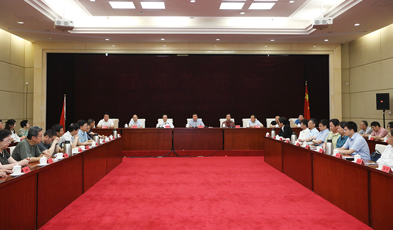 8月11日,第十一屆茅盾文學獎終評會現(xiàn)場