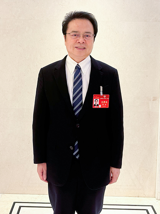 全國(guó)政協(xié)委員陳彥