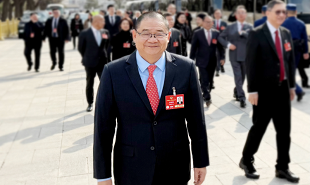 全國政協文化文史和學習委員會副主任、澳門文化界聯合總會會長吳志良