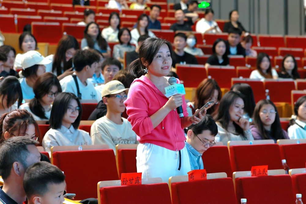 文學(xué)愛(ài)好者提問(wèn)