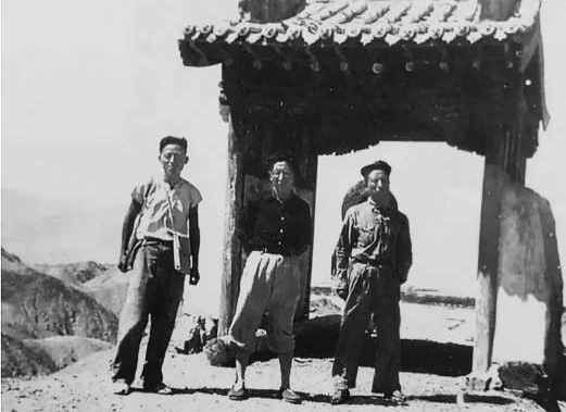 尋回敦煌——抗戰(zhàn)期間中國學(xué)人拍攝海外敦煌遺珍往事　　歷盡艱辛換來的照片，卻在日寇鐵蹄下命運(yùn)跌宕……[詳細(xì)]