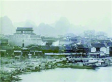 桂林文化城：在民族危難之際筑起精神堡壘　　作為抗日戰(zhàn)爭(zhēng)時(shí)期一個(gè)特殊的文化現(xiàn)象，桂林文化城在中國現(xiàn)代文化史上占有重要地位。[詳細(xì)]