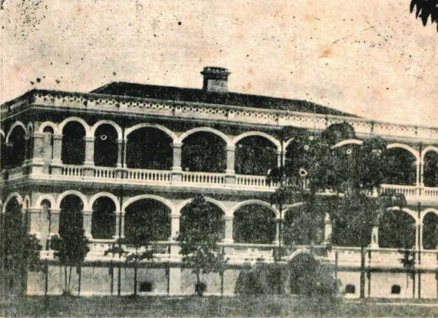 圖書館學(xué)家杜定友的“文化抗戰(zhàn)”　　為喚醒民智、振奮抗戰(zhàn)精神，杜定友還創(chuàng)新設(shè)立巡回書庫，改造舊戲臺(tái)為“民眾閱覽室"……[詳細(xì)]