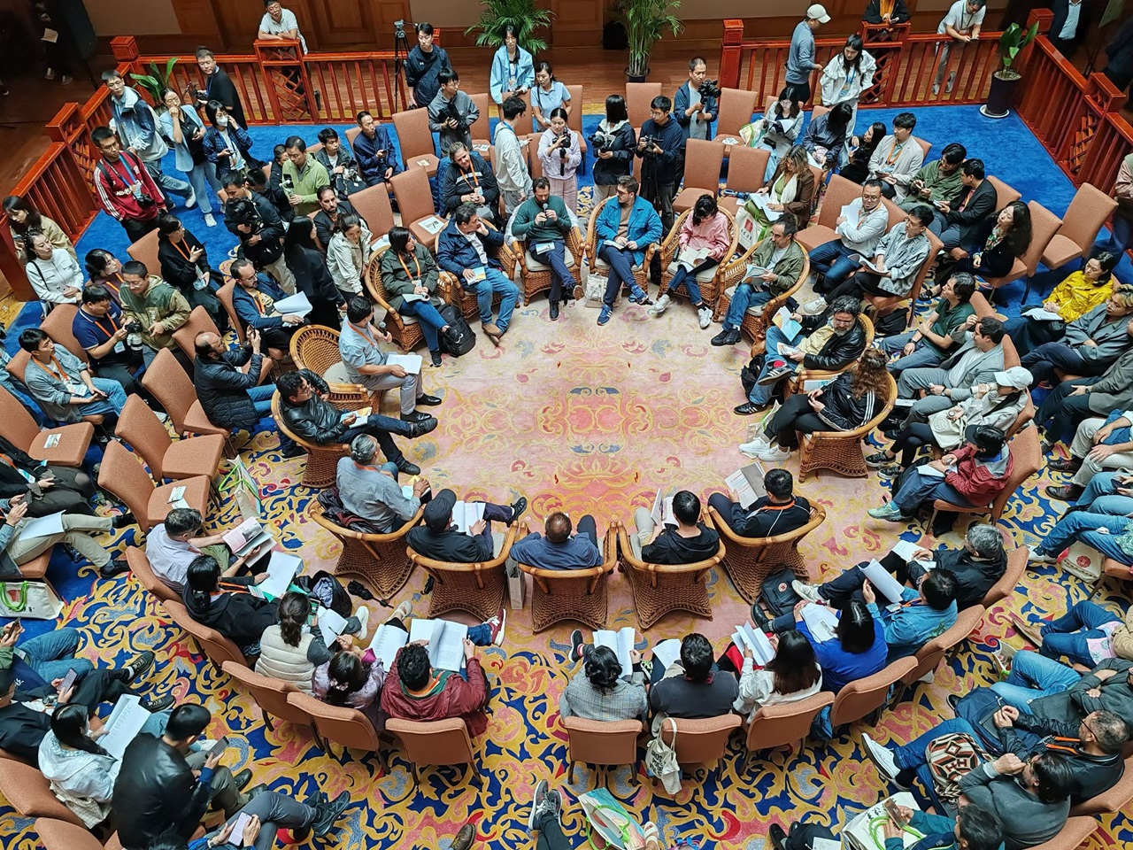 山中酬唱，詩短情長